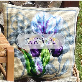 kreuzstichkissen lelie close-up