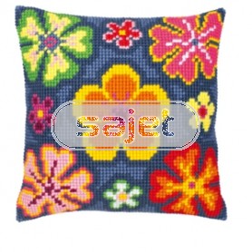 kreuzstichkissen bloemenpatroon