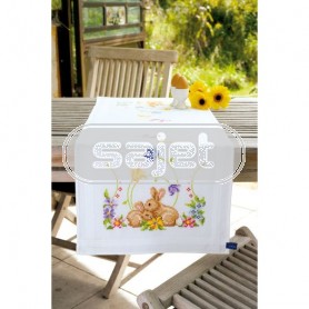 kreuzstichläufer konijntjes in lentesfeer, wit