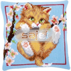 kreuzstichkissen poes hangend aan tak