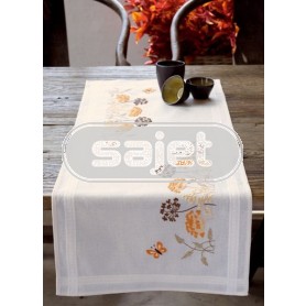 stielstichläufer fluitekruid met vlinder, wit