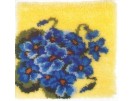 knüpfkissen blauwe viooltjes op geel (excl. knüpfhaken)