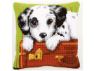 kreuzstichkissen dalmatiërpup op koffer